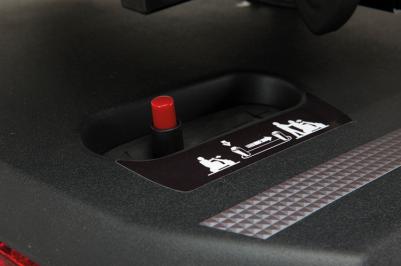 Leva di sblocco motore